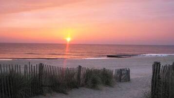 Camastros y toallas de playa