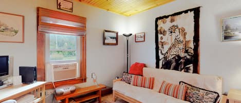 Télévision, cheminée