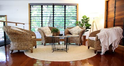 Picnic House, luxurious tropical house
