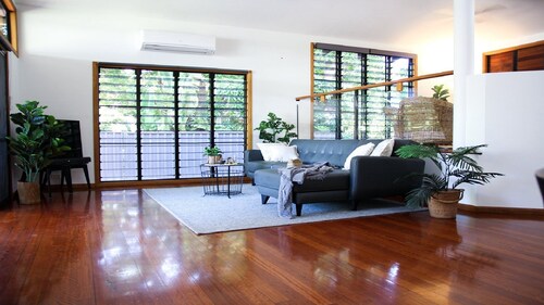 Picnic House, luxurious tropical house