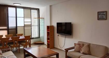 2 bedrooms Apartment, clean, neat and cozy in Rishon LeZion center!