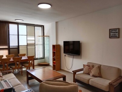 2 bedrooms Apartment, clean, neat and cozy in Rishon LeZion center!