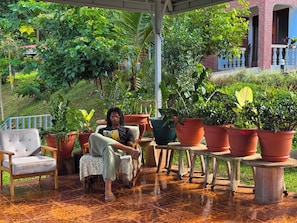 Quầy tiếp tân
