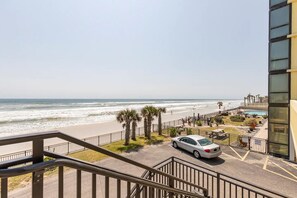 Property grounds - Oceanside Inn Beach Front 419 (Daytona beach)
