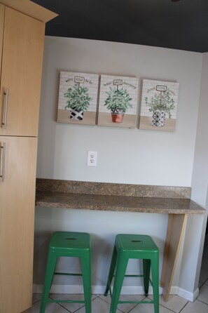 Interior - Cozy Miramar Townhome! Perfect for families and business travelers  (Miramar)