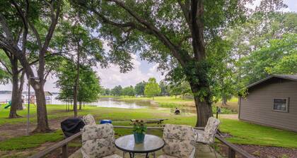 The Holidays! Area festivals! Family or couples getaway with pups!