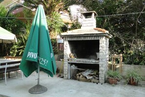 Property grounds - Apartment Sonja Supetar - Ap.no. 1 (Supetar)