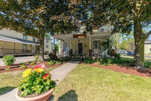 Exterior - Walk to State Park | Wineries | Hot Tub+Game Room (Watkins Glen)