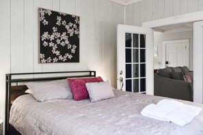 2 soverom, strykejern/-brett, wi-fi (inkludert) og sengetøy