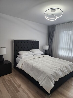 4 slaapkamers, een strijkplank/strijkijzer, wifi, beddengoed