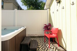 Outdoor spa tub - Walk to State Park | Hot Tub+Game Room | Wineries (Watkins Glen)