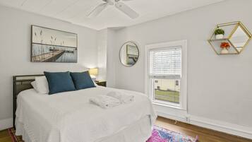 3 bedrooms, iron/ironing board, free WiFi, bed sheets