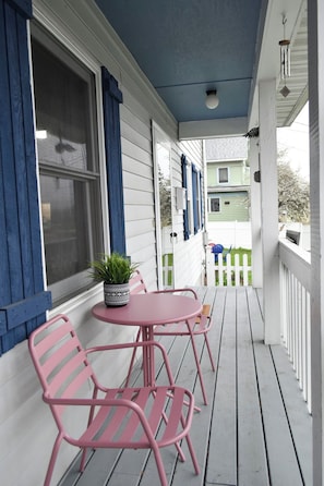 Outdoor dining - In Ithaca | Near Colleges | State Parks (Ithaca)