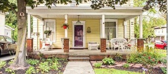 Quaint Guest House with walkable locale!