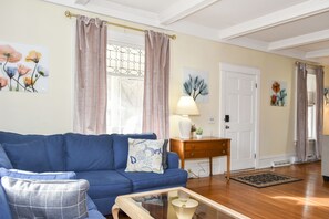 TV, table football, books - Walk to parks & restaurants! Hot Tub! Game Room! (Watkins Glen)