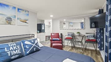 StrykjÀrn/strykbrÀda, gratis wi-fi och sÀngklÀder