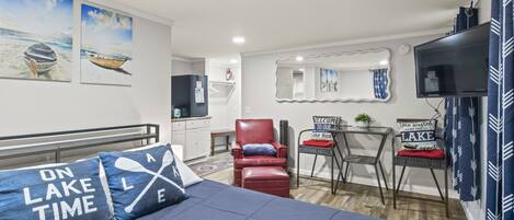 Iron/ironing board, free WiFi, bed sheets