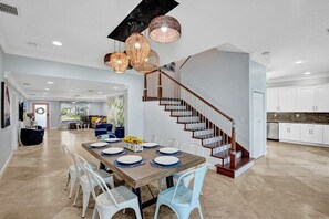 Interior - Hot Tub! Roof Top w/ Firepit and Water Front Views (Fort Lauderdale)