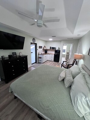 1 bedroom, iron/ironing board, WiFi, bed sheets - Spacious PGA Golf & Mets Stadium Retreat (Port St Lucie)