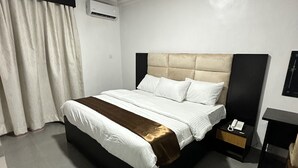 واي فاي مجانًا وملاءات أسرّة