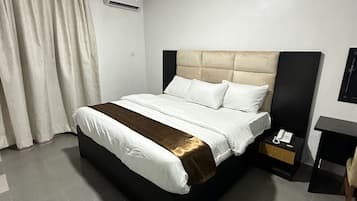 Quarto superior | Wi-Fi de cortesia, roupa de cama