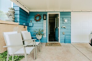 Exterior detail - 1300sft Retreat w/ Sound View, Garden & Privacy (Federal Way)