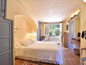 1 bedroom, Internet