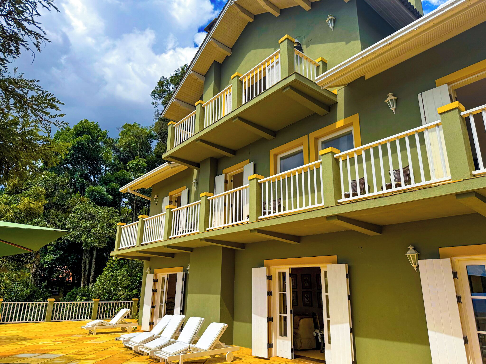 Fachada da propriedade