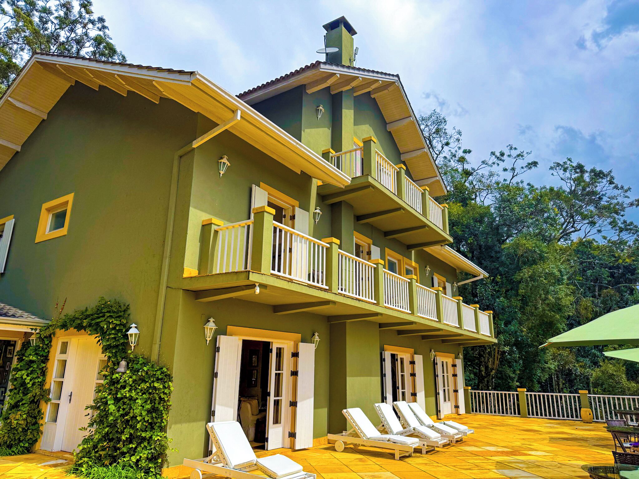 Fachada da propriedade