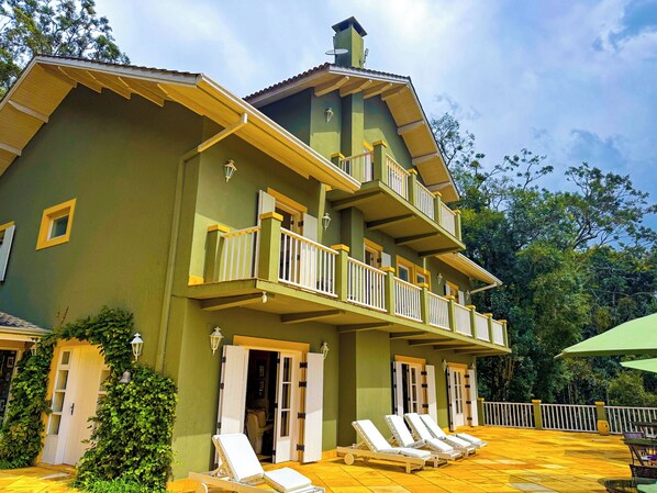 Fachada de la propiedad