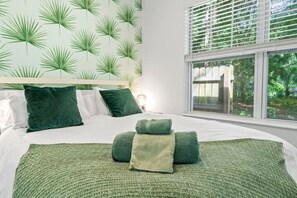 1 bedroom, desk, iron/ironing board, WiFi