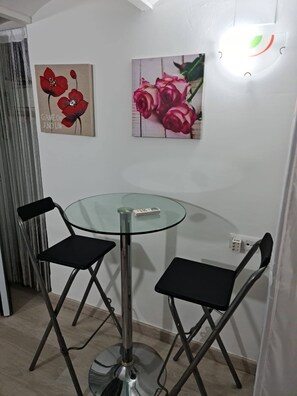 Dining - Lovely Aparment Near The Sagrada Familia (Barcelona)