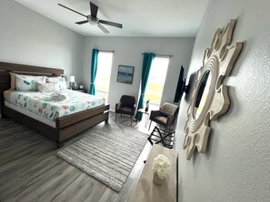 1 bedroom, iron/ironing board, free WiFi, bed sheets - Charming Studio for 2 Endless Vibrant Location! (Galveston)