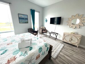 1 bedroom, iron/ironing board, free WiFi, bed sheets - Charming Studio for 2 Endless Vibrant Location! (Galveston)