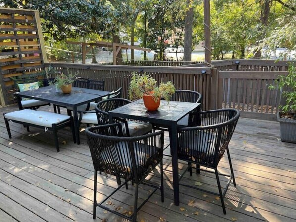 تناول الطعام بالخارج