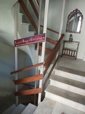 Interior entrance - Arxontiko Vogiarou (North Tzoumerka)