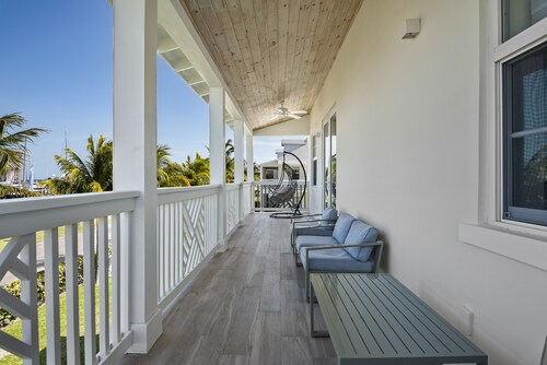 Chesapeake Place in Palm Cay