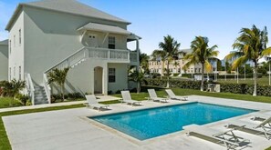 Pool - Chesapeake Place in Palm Cay (Palm Cay)