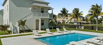 Chesapeake Place in Palm Cay