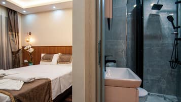 Egyptian cotton sheets, premium bedding, free WiFi, bed sheets