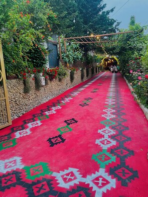 Garden - Te Bujtina Hotel&Restaurant (Golem)