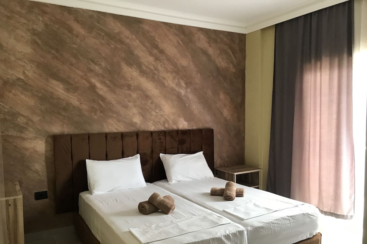Bộ đồ giường kháng dị ứng, bàn, phòng cách âm 