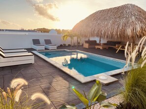 Pool - N-Joy Residence 2-bedroom apartment with shared pool (Willemstad)