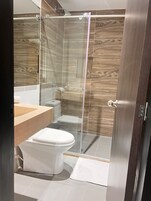 Standard Room | Bathroom