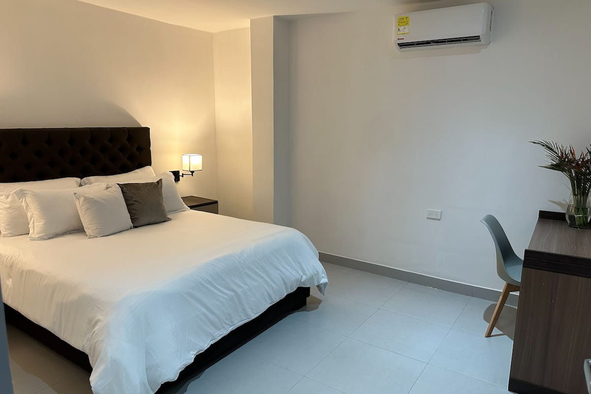 Standard Room | Bathroom | Towels