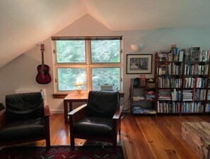 Interior - Cozy, quiet 3-bedroom cabin in the woods
(Saugerties)