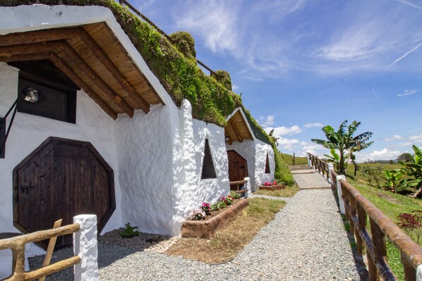 Premium bedding, down comforters, pillowtop beds, minibar - HOBBIT HOTEL (El Peñol)