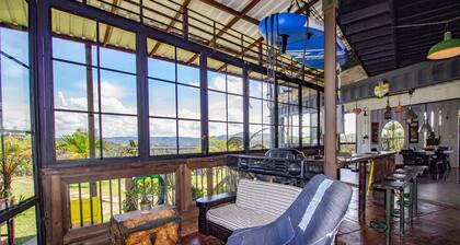 CONTAINER & HOBBIT GLAMPING
