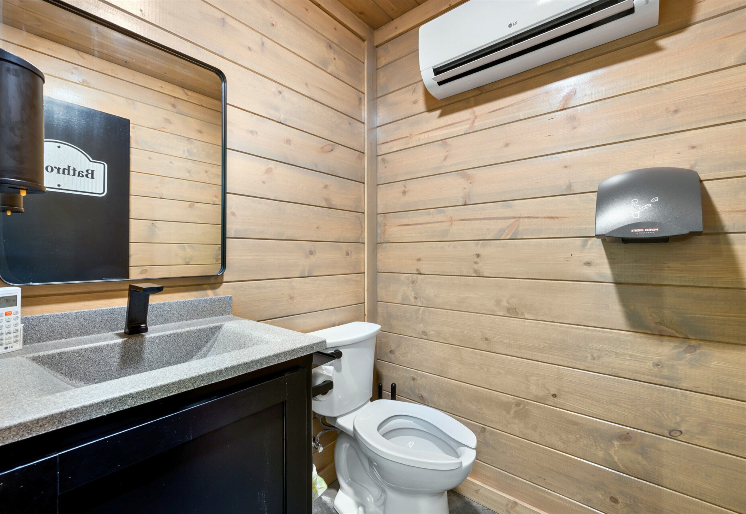 Take quick breaks in this clean and convenient restroom near the court.