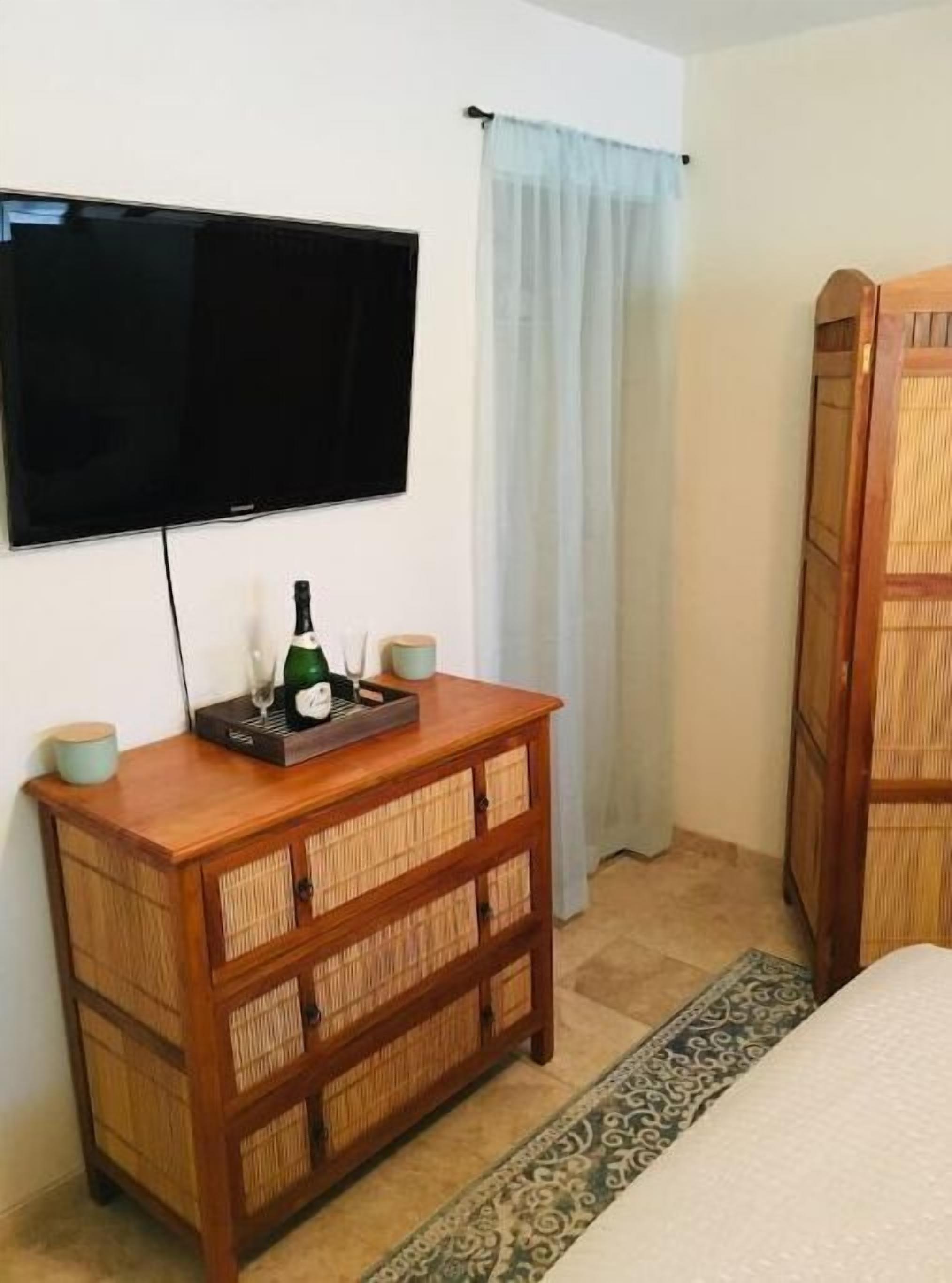 KALANIKAI! 5 MIN WALK FROM POPULAR ALI’I DRIVE - Photo 5